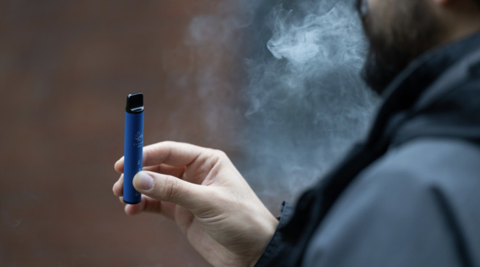 Fumatul și vapatul dăunează grav sănătății